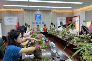 记者：阿兰一直加练身体恢复不错，今晚青岛德比应该会首发